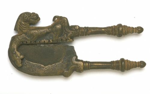 Betel nut cutter in the shape of a lion