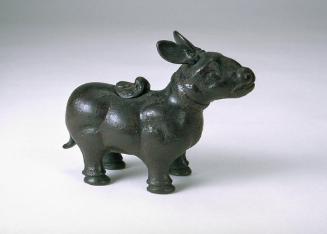 Bovine-shaped vessel (zun) with lid