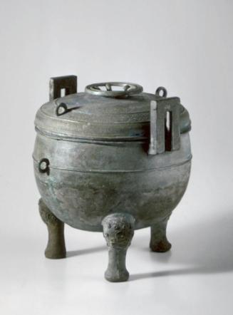 Covered ritual vessel (ding)