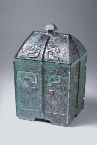 Ritual wine vessel with lid (fangyi)