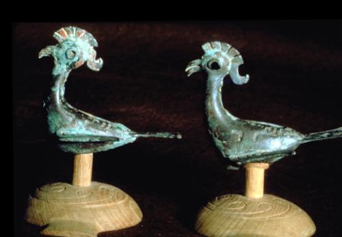 Phoenix-shaped jingle finial, one of a pair