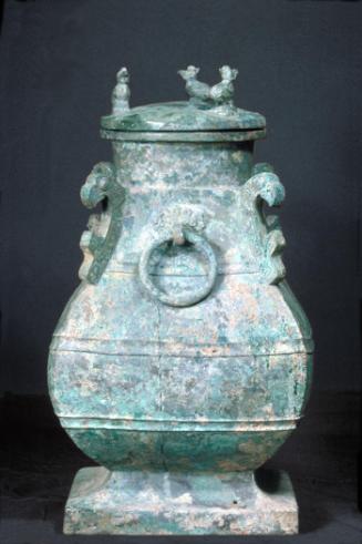 Ritual vessel (fanghu)