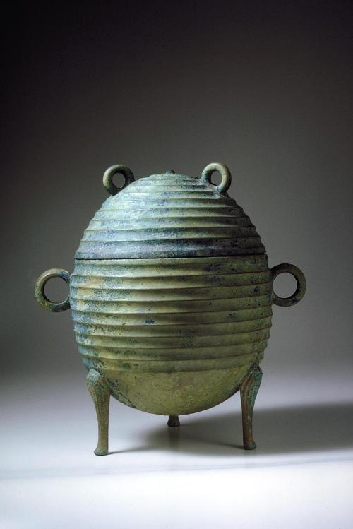 Ritual vessel (dui) with lid