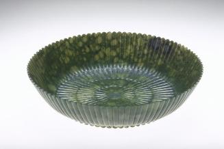 Fluted bowl in the shape of a flower