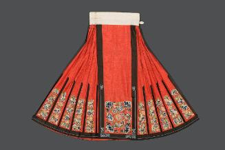 Woman's pleated skirt