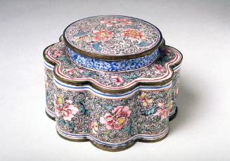 Lidded lobed box