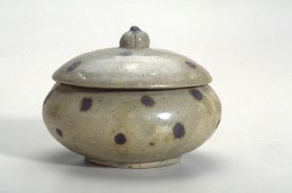 Covered jar with melon-shaped finial