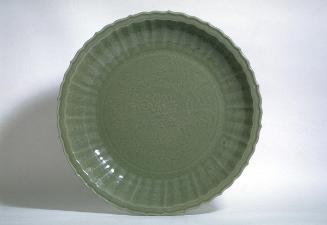 Large chrysanthemum platter