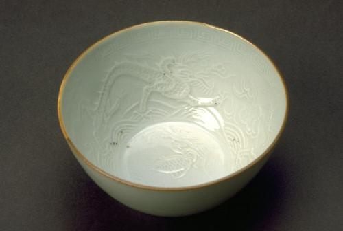 Bowl with fish and dragons, one of a pair