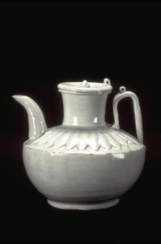 Covered ewer with flower-petal finial