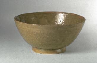 Bowl with incised decoration depicting parrots (top and side views)