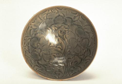 Shallow bowl with design of peony sprays