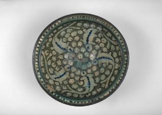 Bowl with fish and floral ornament