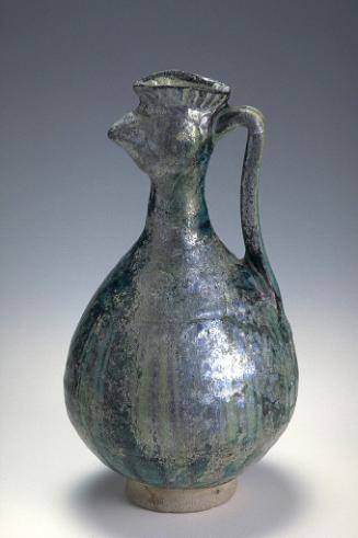 Bird-headed pitcher