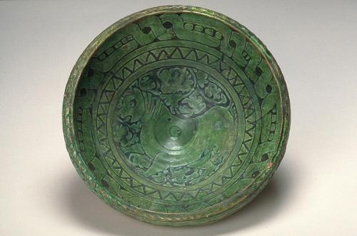 Bowl with lion-like animal