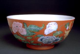 Bowl with design of flowers