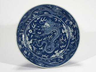 Plate with decoration of dragons