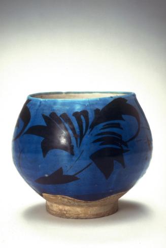 Bowl painted with design of floral sprays