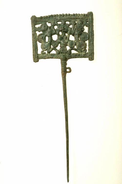 Pin with openwork head in the form of a Master of Animals