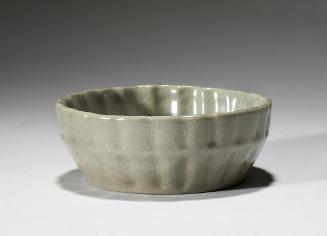 Scalloped bowl