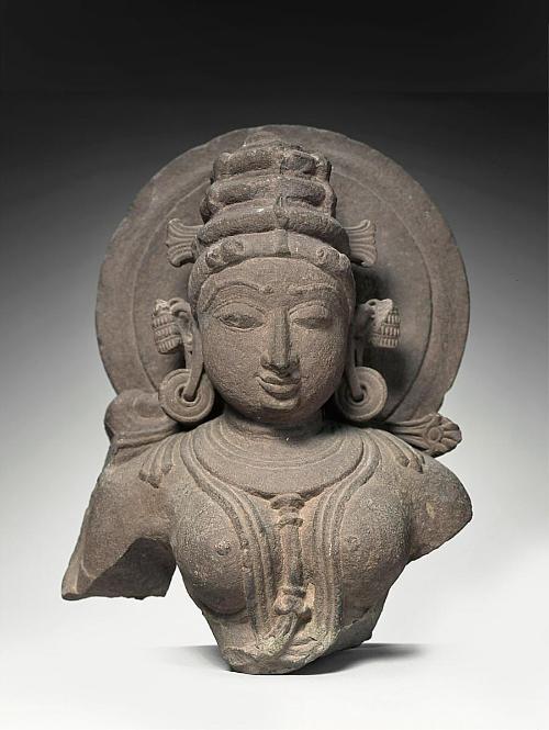 Bust of a crowned female deity