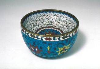 Small bowl with opening in bottom