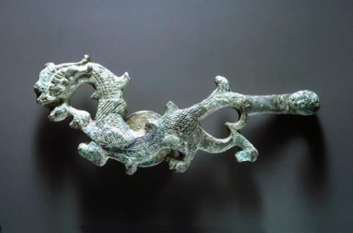 Belt hook, Dragon in Relief