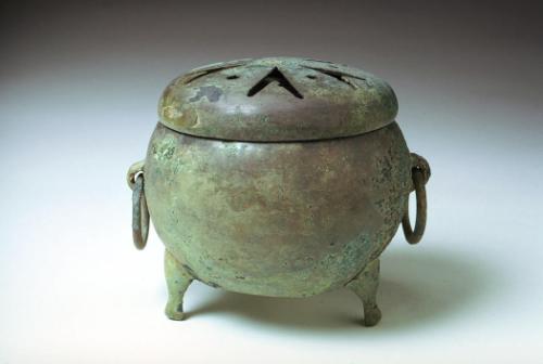 Vessel (ding) with lid