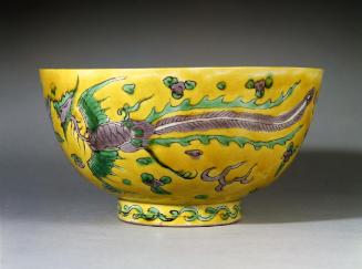 Bowl with decoration of dragons, clouds, flowers, and insects