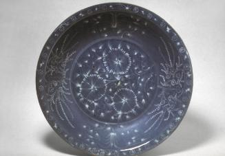 Large shallow dish