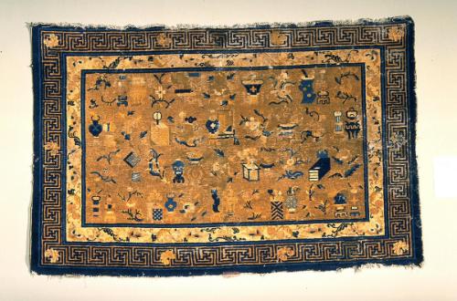 Rug with 100 antiques