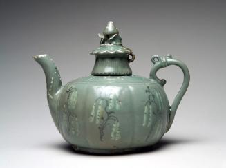 Ewer with lid