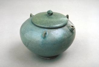 Oil jar with lid