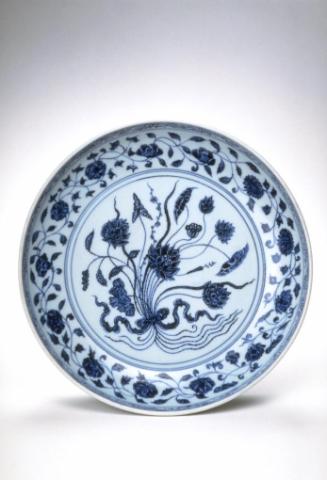 Plate with design of aquatic plants