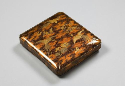 Writing box with phoenix and flower decoration