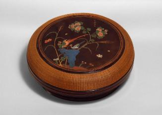 Covered round box decorated with pheasants and flowers