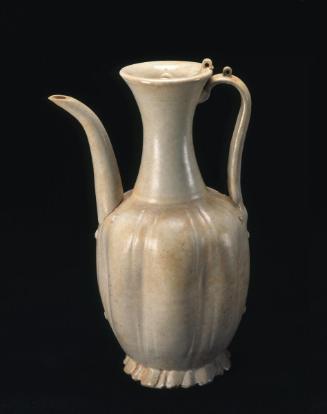 Covered ewer in the shape of an eight-lobed melon