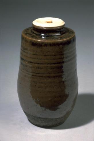 Shouldered-type tea container (katatsuki chaire)