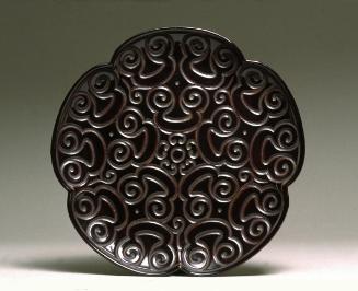 Tray in the shape of a plum blossom