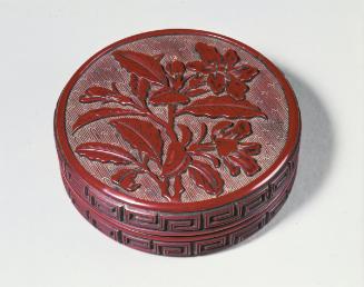 Round box with gardenia design