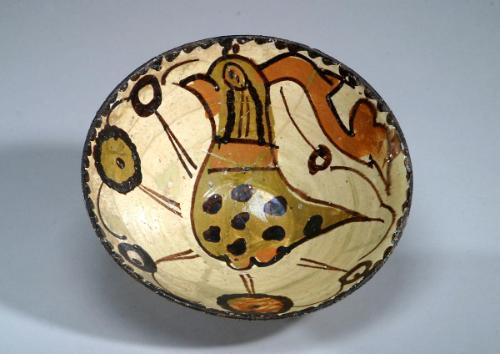 Bowl with bird