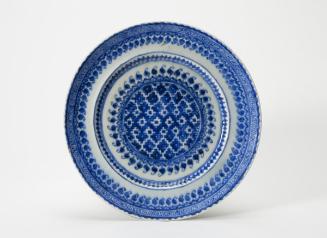 Plate with geometric design