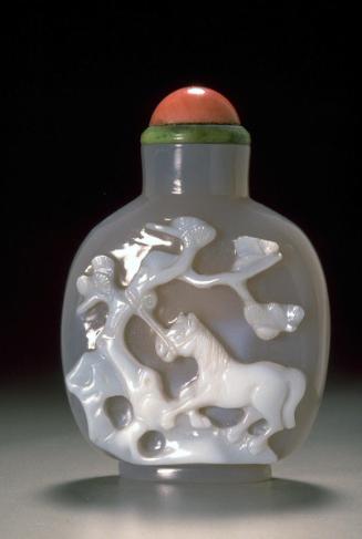 Snuff bottle with horse