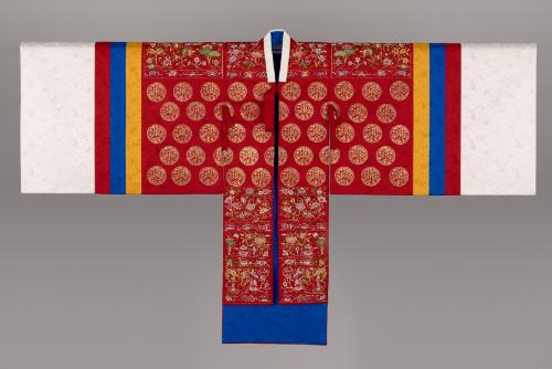 Bridal robe (hwarot)