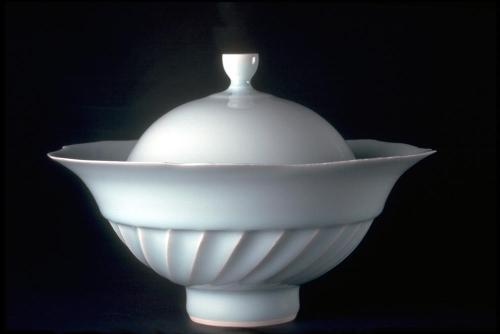 Bowl with lid