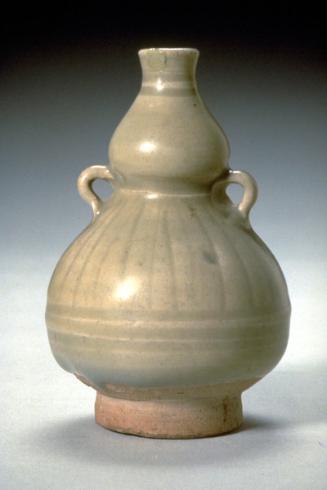 Two-handled gourd-shaped bottle