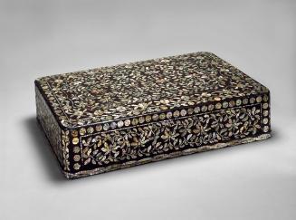 Garment box with peony motif