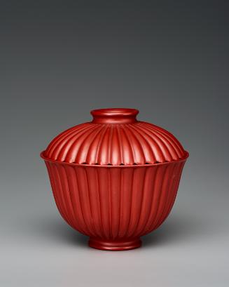 Lidded cup with inscribed poetry by Emperor Qianlong