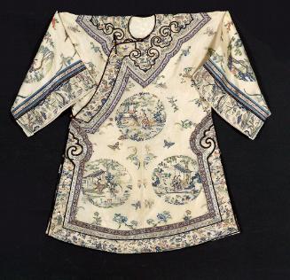 Woman's summer robe with embroidered medallions and ruyi collar