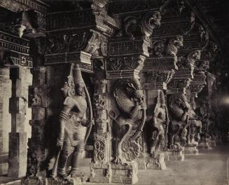 Minakshi Temple, View of interior columns